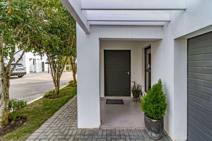 4 Bedroom Property for Sale in Croydon Gardens Estate Western Cape